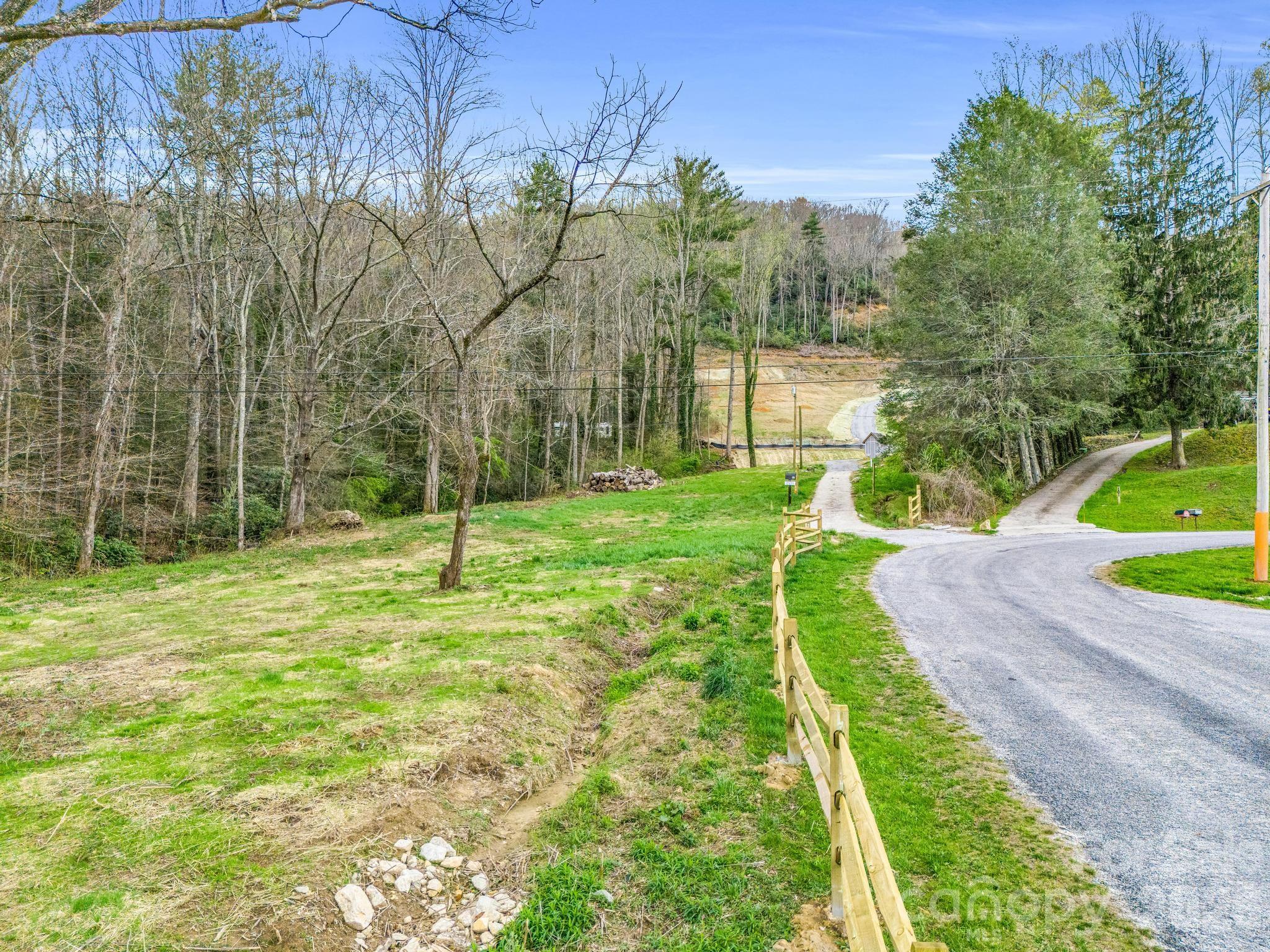 97 Yale Road Hendersonville NC 28739
