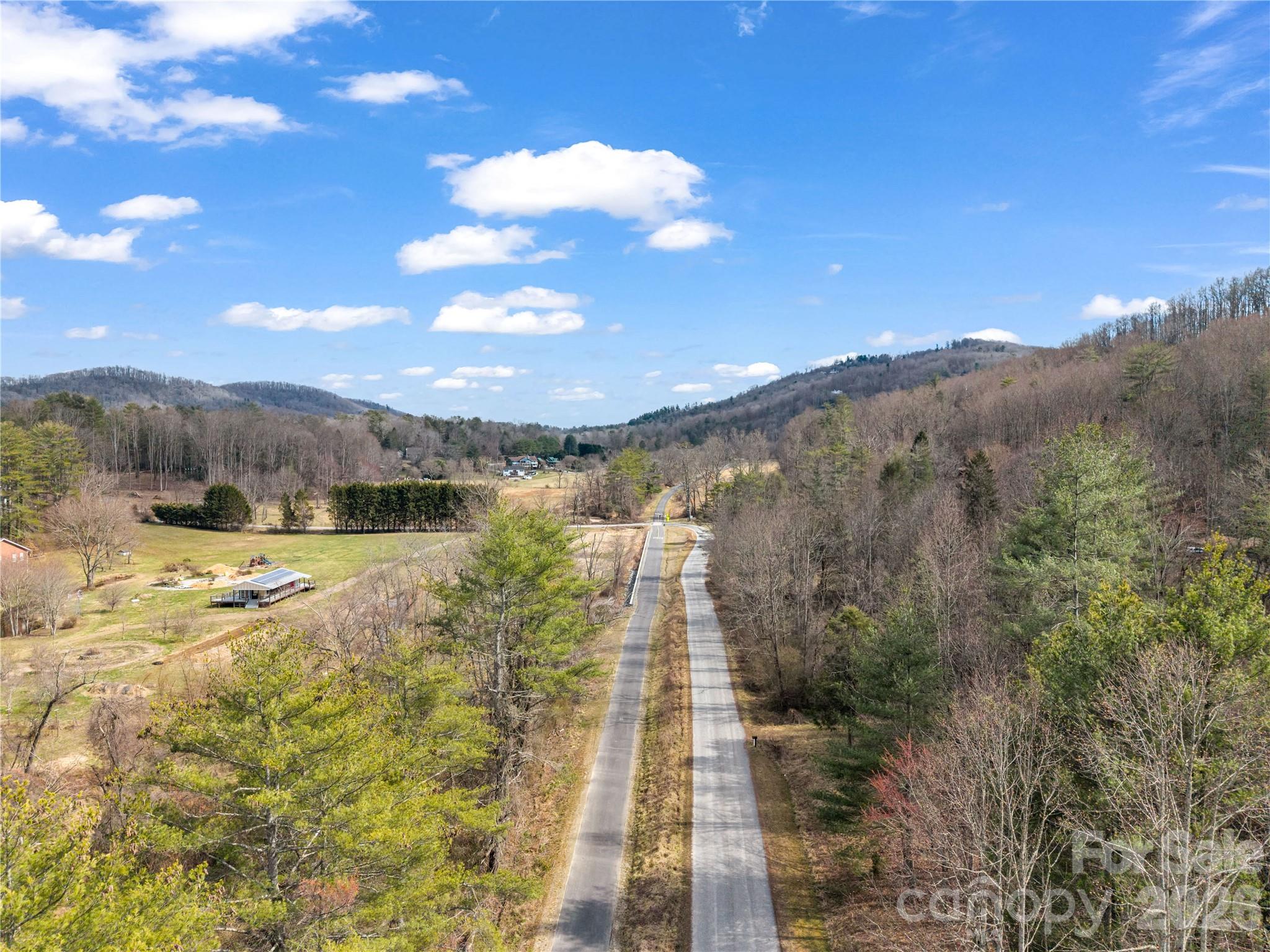 97 Yale Road Hendersonville NC 28739