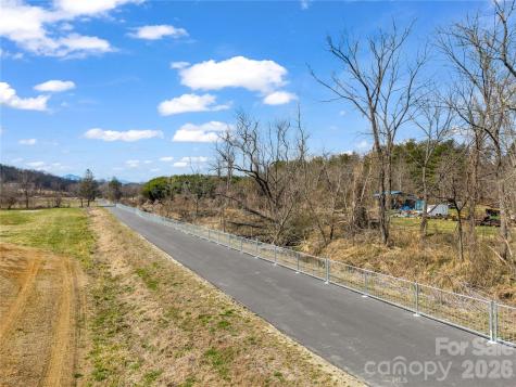 97 Yale Road Hendersonville NC 28739