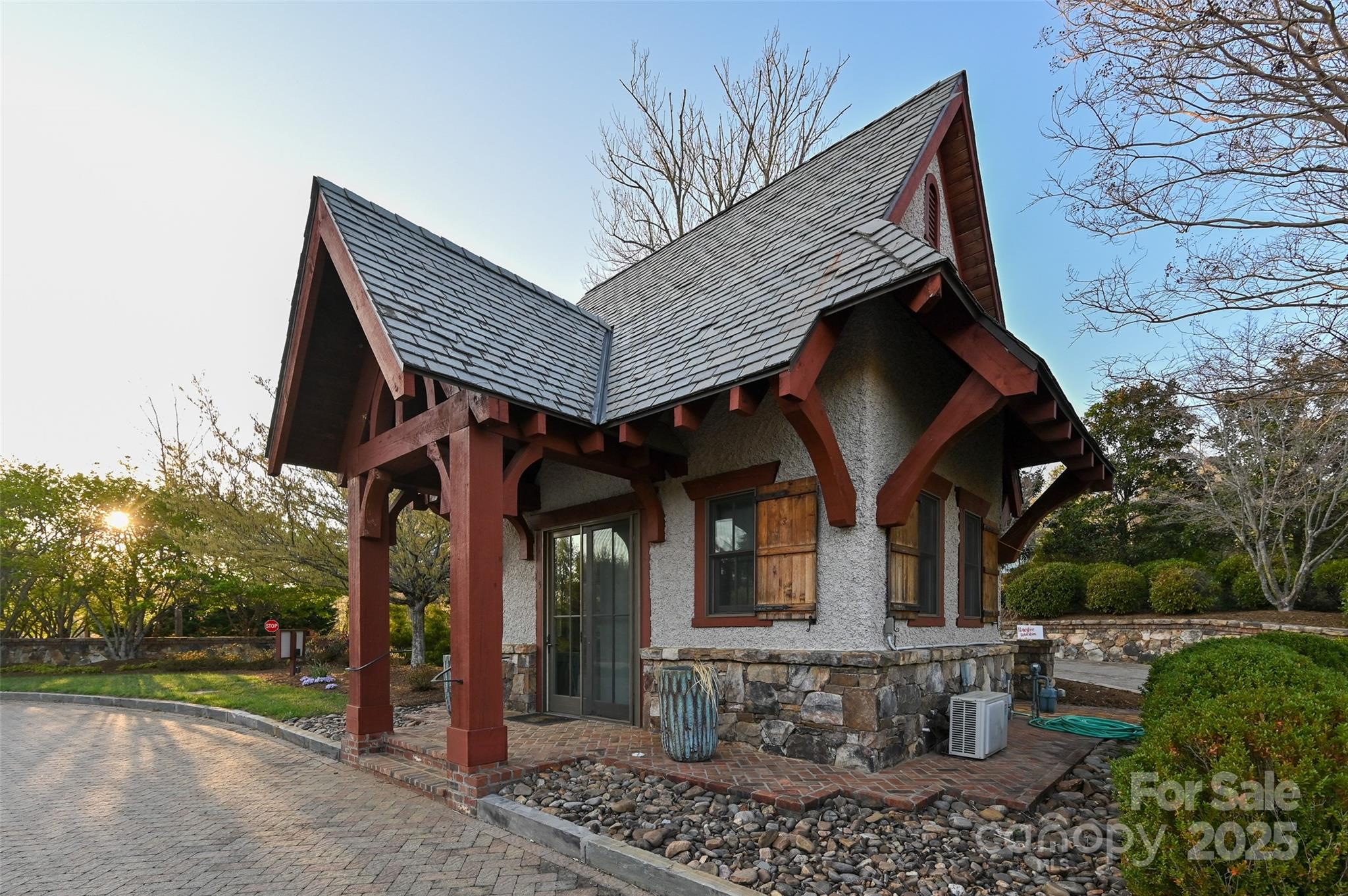 64 French Willow Drive Asheville NC 28804
