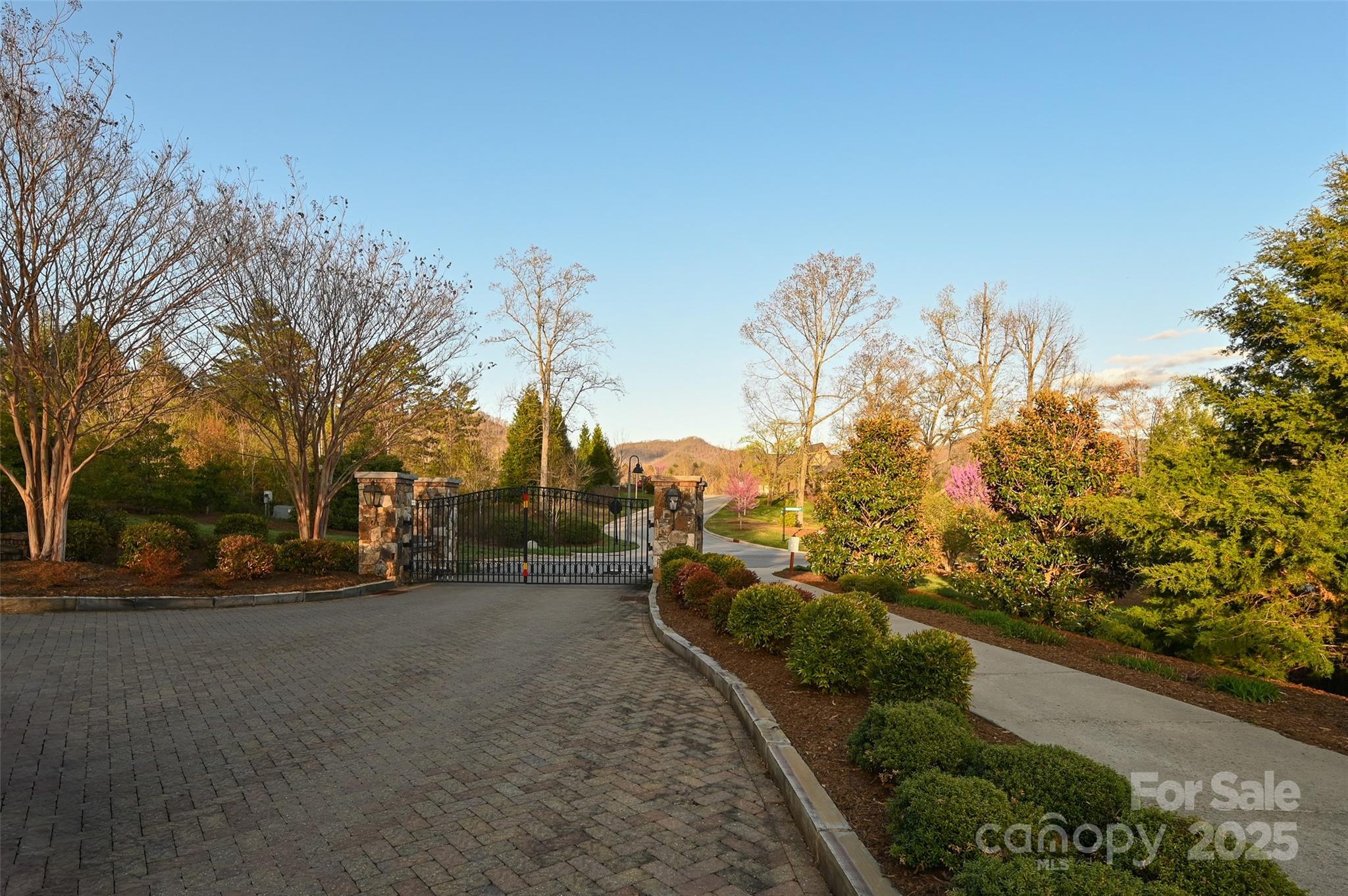 64 French Willow Drive Asheville NC 28804
