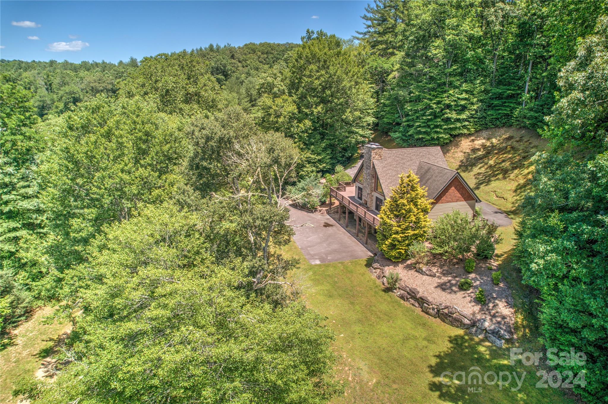 567 Shining Rock Path Horse Shoe NC 28742