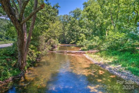 1018 Mills River Way Horse Shoe NC 28742