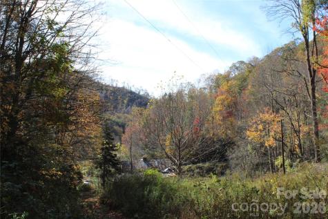 44 Toms Creek Road Bakersville NC 28705
