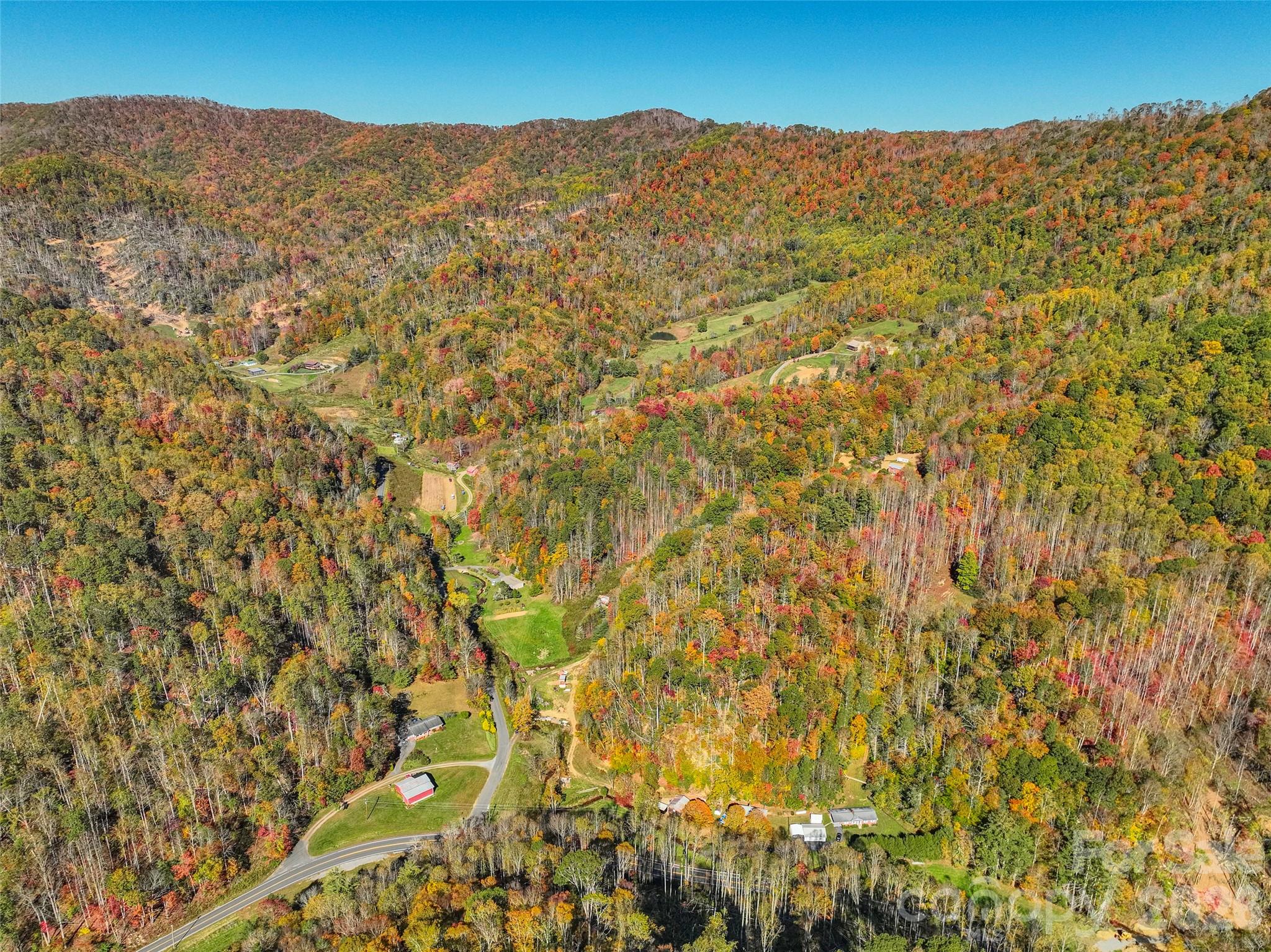 44 Toms Creek Road Bakersville NC 28705