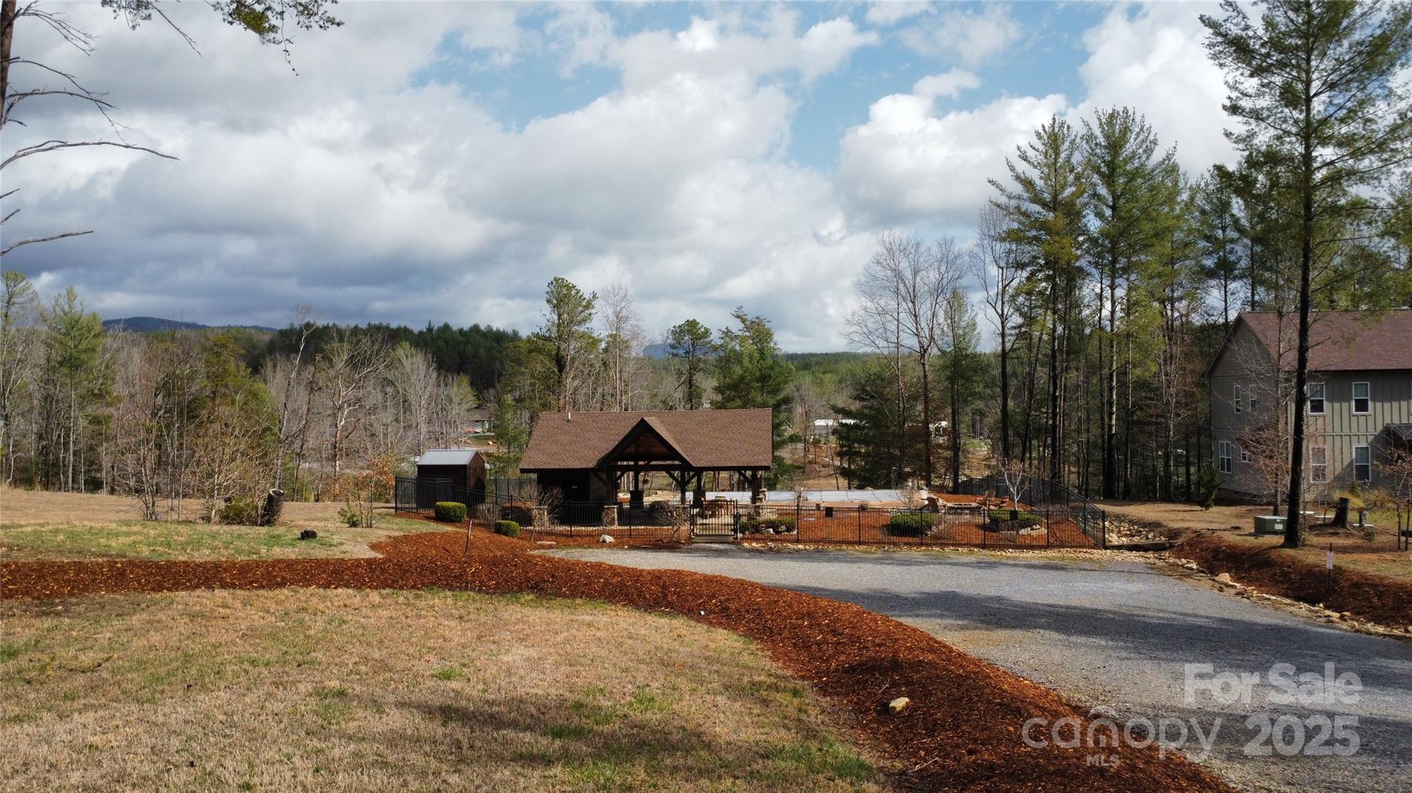 26 Peninsula Reserve Road Nebo NC 28761