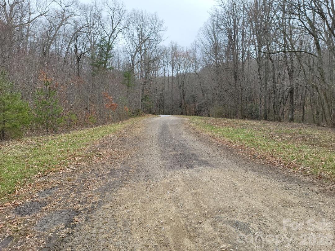 334 Omc Drive Burnsville NC 28714
