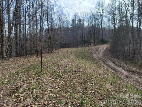 334 Omc Drive Burnsville NC 28714