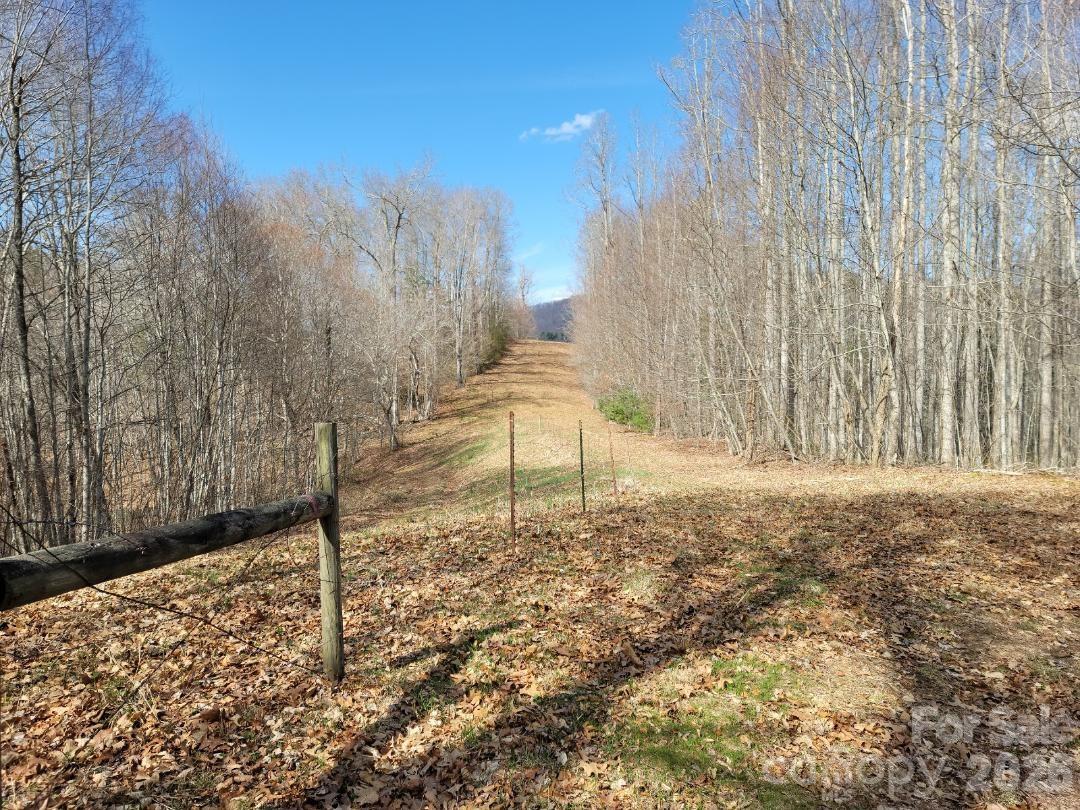 334 Omc Drive Burnsville NC 28714