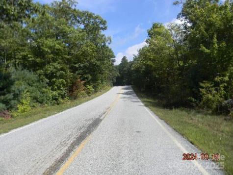 7866 Pinnacle Mountain Road Zirconia NC 28790