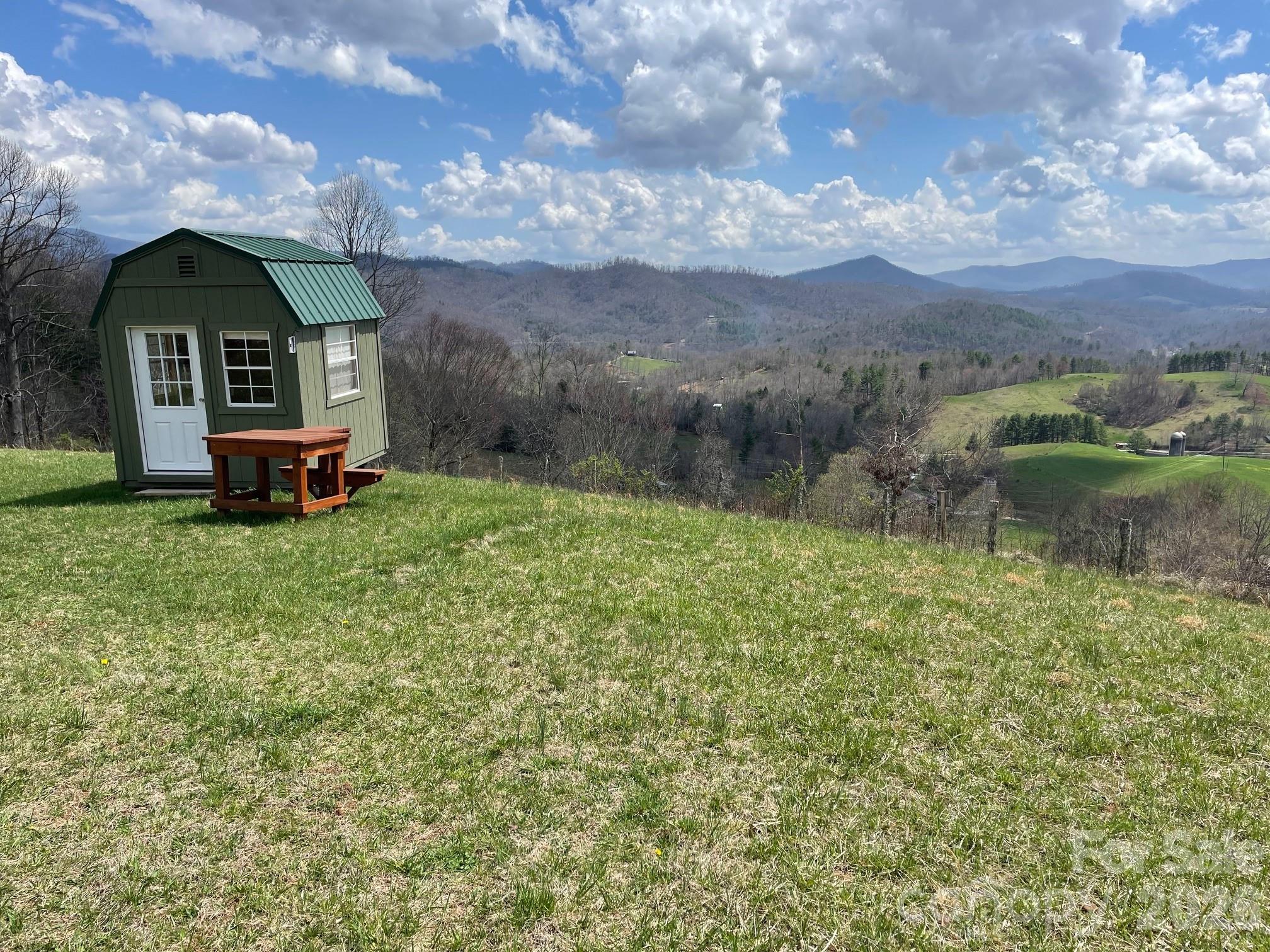 999 Chestnut Mountain Drive Green Mountain NC 28740