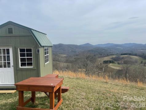 999 Chestnut Mountain Drive Green Mountain NC 28740