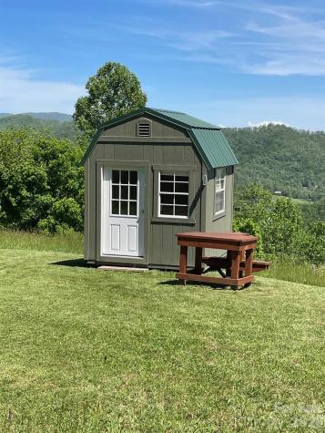 999 Chestnut Mountain Drive Green Mountain NC 28740