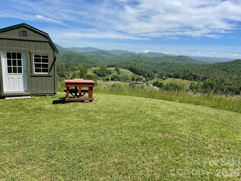 999 Chestnut Mountain Drive Green Mountain NC 28740