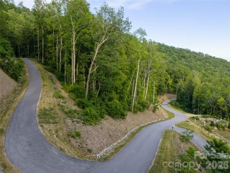 000 New Sprout Lane Hendersonville NC 28792