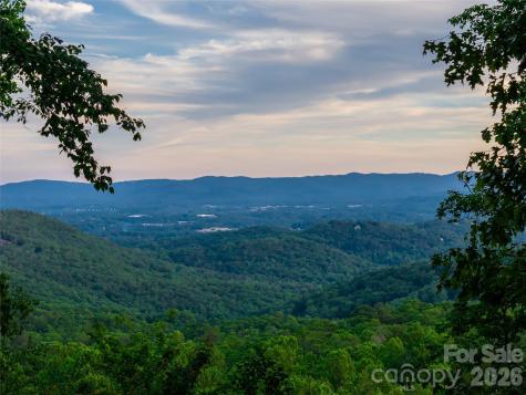 000 New Sprout Lane Hendersonville NC 28792