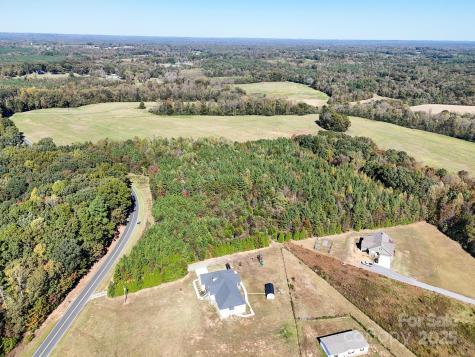 1117 Hoyt Scott Road Bear Creek NC 27207