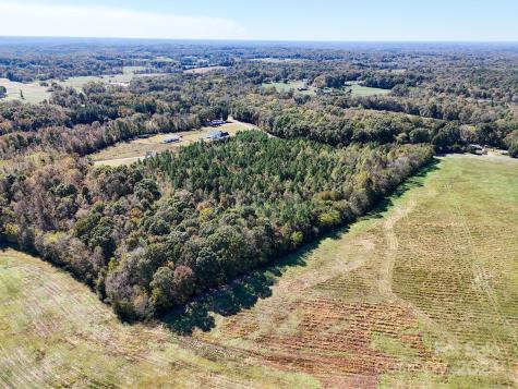 1117 Hoyt Scott Road Bear Creek NC 27207