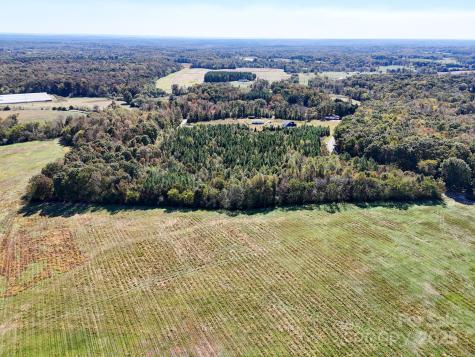1117 Hoyt Scott Road Bear Creek NC 27207