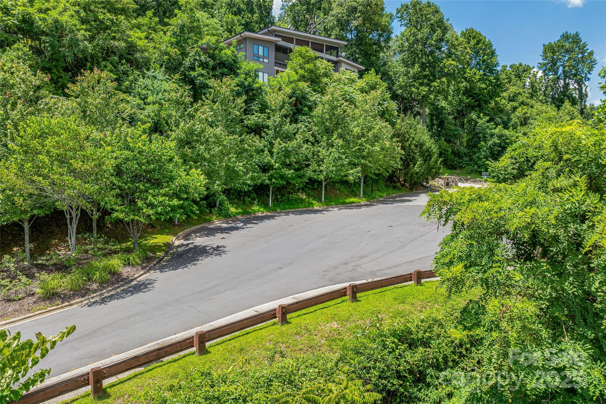 29 Grovepoint Way Asheville NC 28804