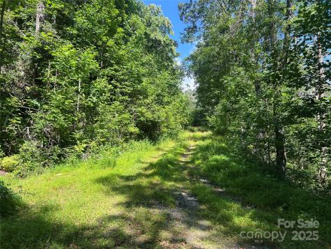 100 Mountain Field Lane Burnsville NC 28714