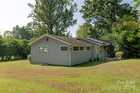 1925 Windsor Drive Laurel Park NC 28739