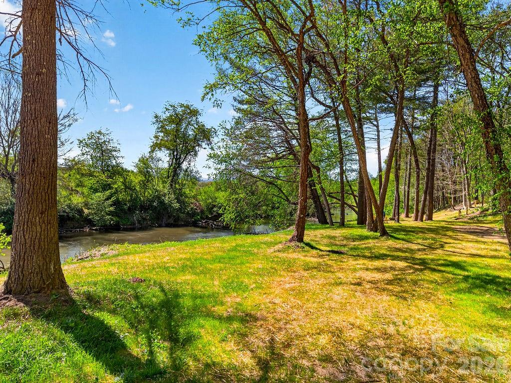 000 Etowah School Road Hendersonville NC 28739