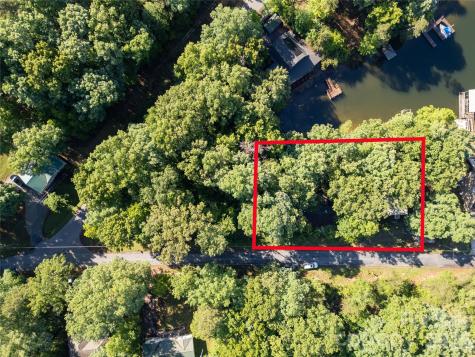292 N Shoreline Drive New London NC 28127