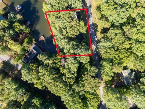 292 N Shoreline Drive New London NC 28127