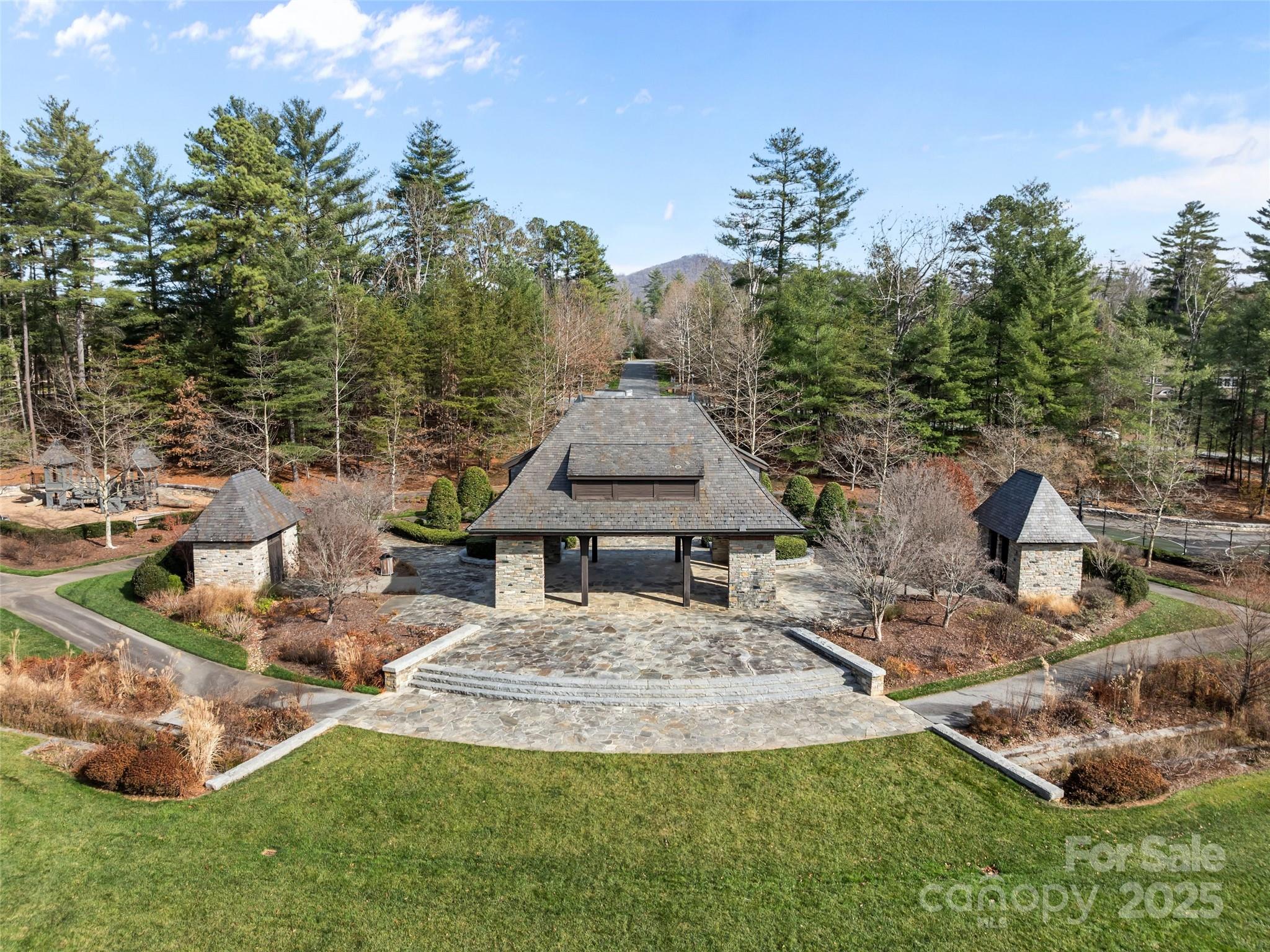 423 Moraine Court Asheville NC 28803
