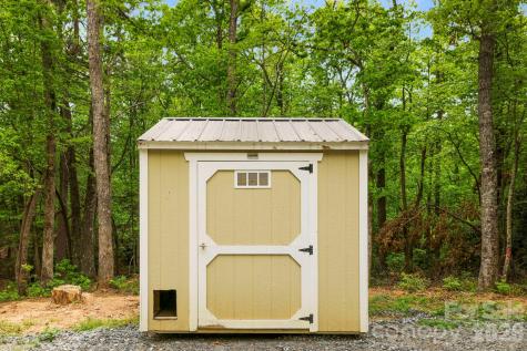 137 Bird Song Road Penrose NC 28766