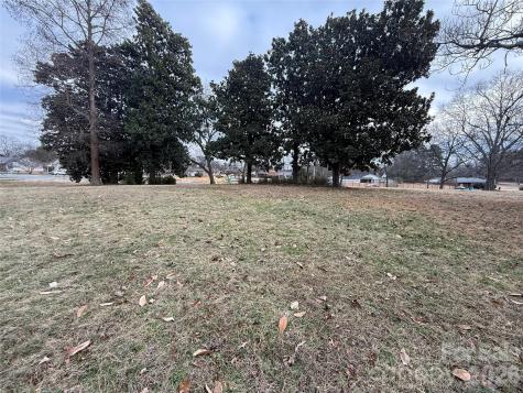 208 S Beaver Street Landis NC 28088