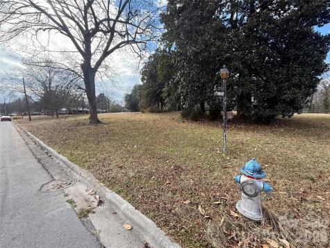 208 S Beaver Street Landis NC 28088
