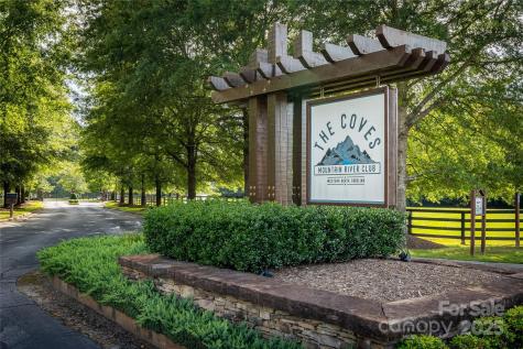 2071 Thoroughbred Way Lenoir NC 28645