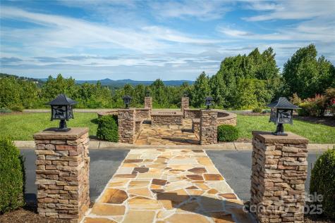 2071 Thoroughbred Way Lenoir NC 28645