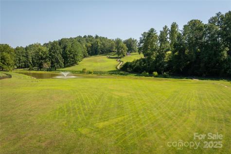 2071 Thoroughbred Way Lenoir NC 28645