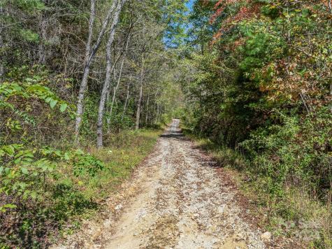 99999 Yager Farms Road Lake Toxaway NC 28747