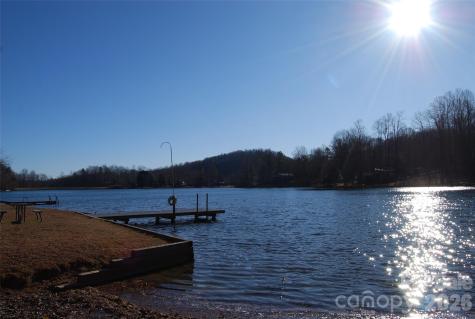 87 Pole Cat Road Saluda NC 28773