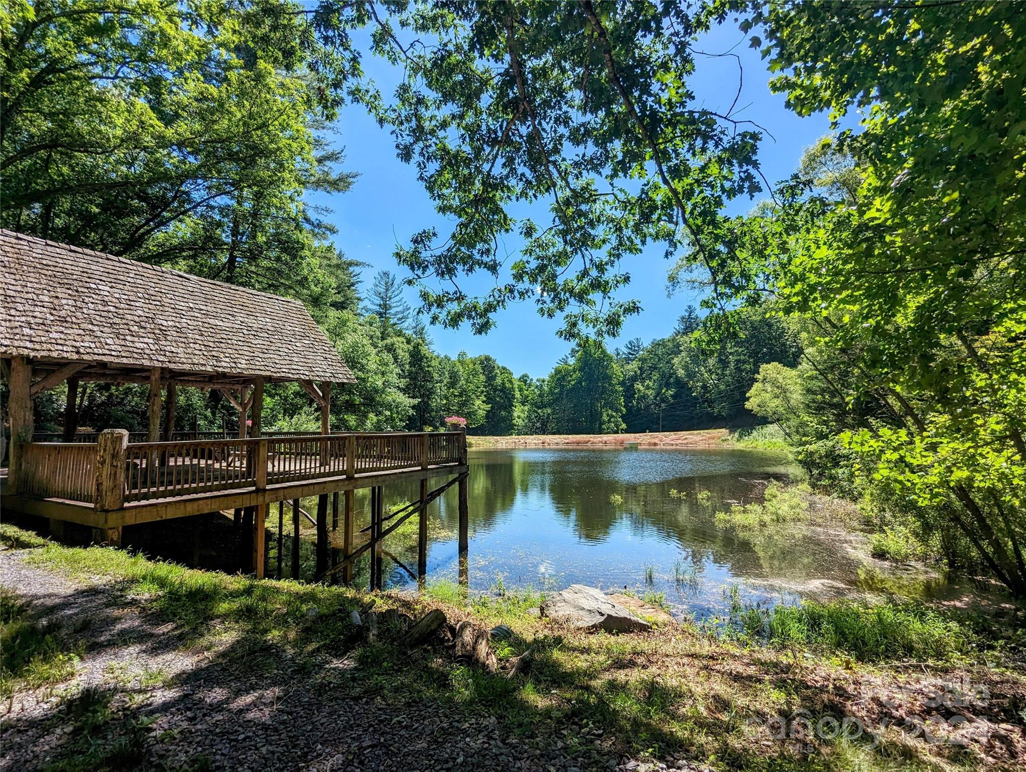 001 Shoal Pond Cove Burnsville NC 28714