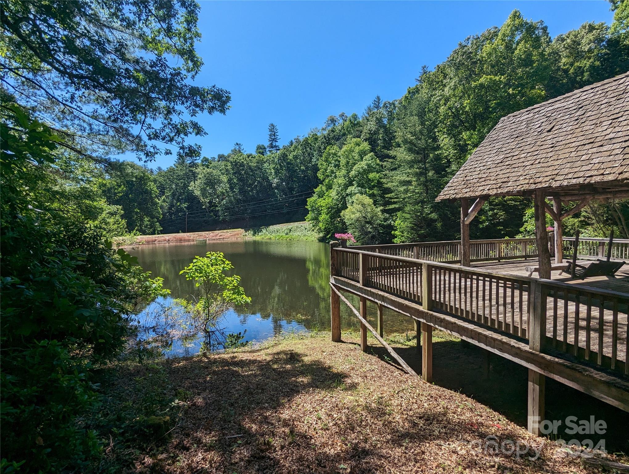 001 Shoal Pond Cove Burnsville NC 28714