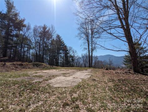 001 Shoal Pond Cove Burnsville NC 28714