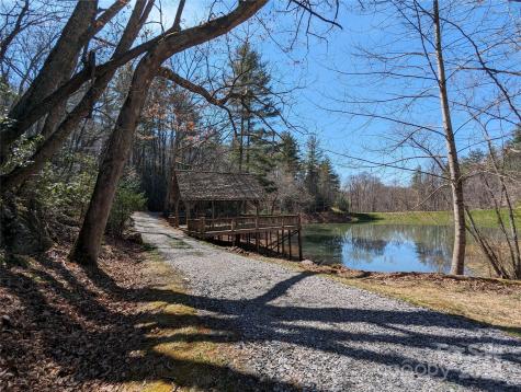 001 Shoal Pond Cove Burnsville NC 28714