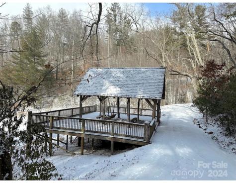001 Shoal Pond Cove Burnsville NC 28714