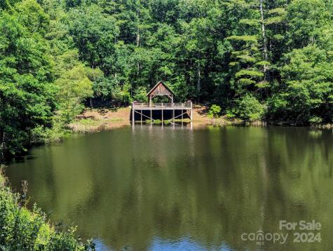 001 Shoal Pond Cove Burnsville NC 28714