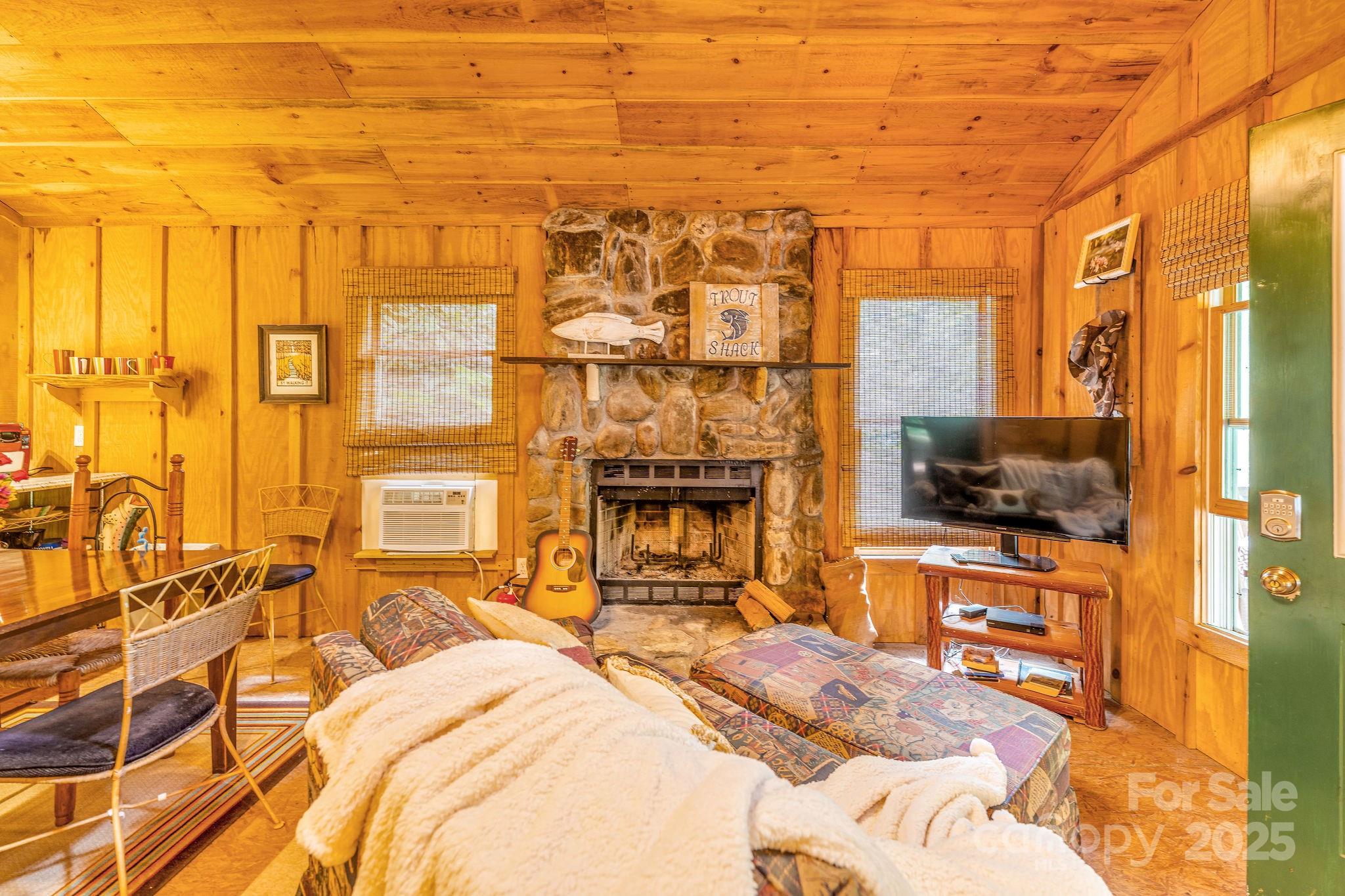 28 Caddis Court Marshall NC 28753