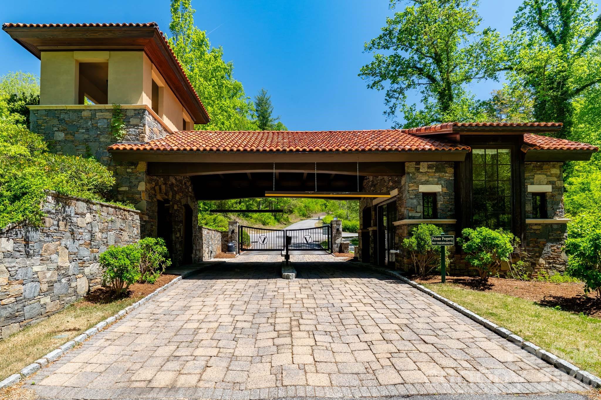 33 Bent Branch Lane Asheville NC 28804