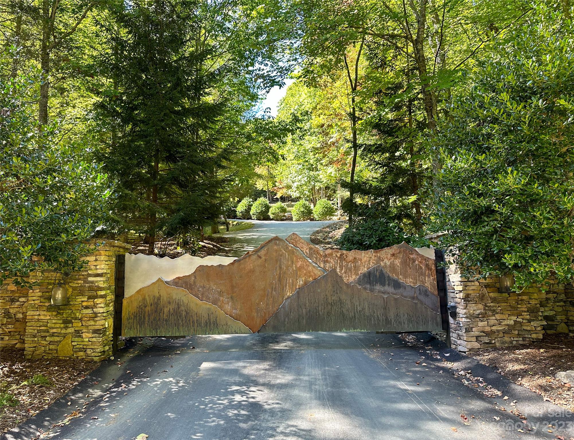 9999 Celo Heights Way Burnsville NC 28714