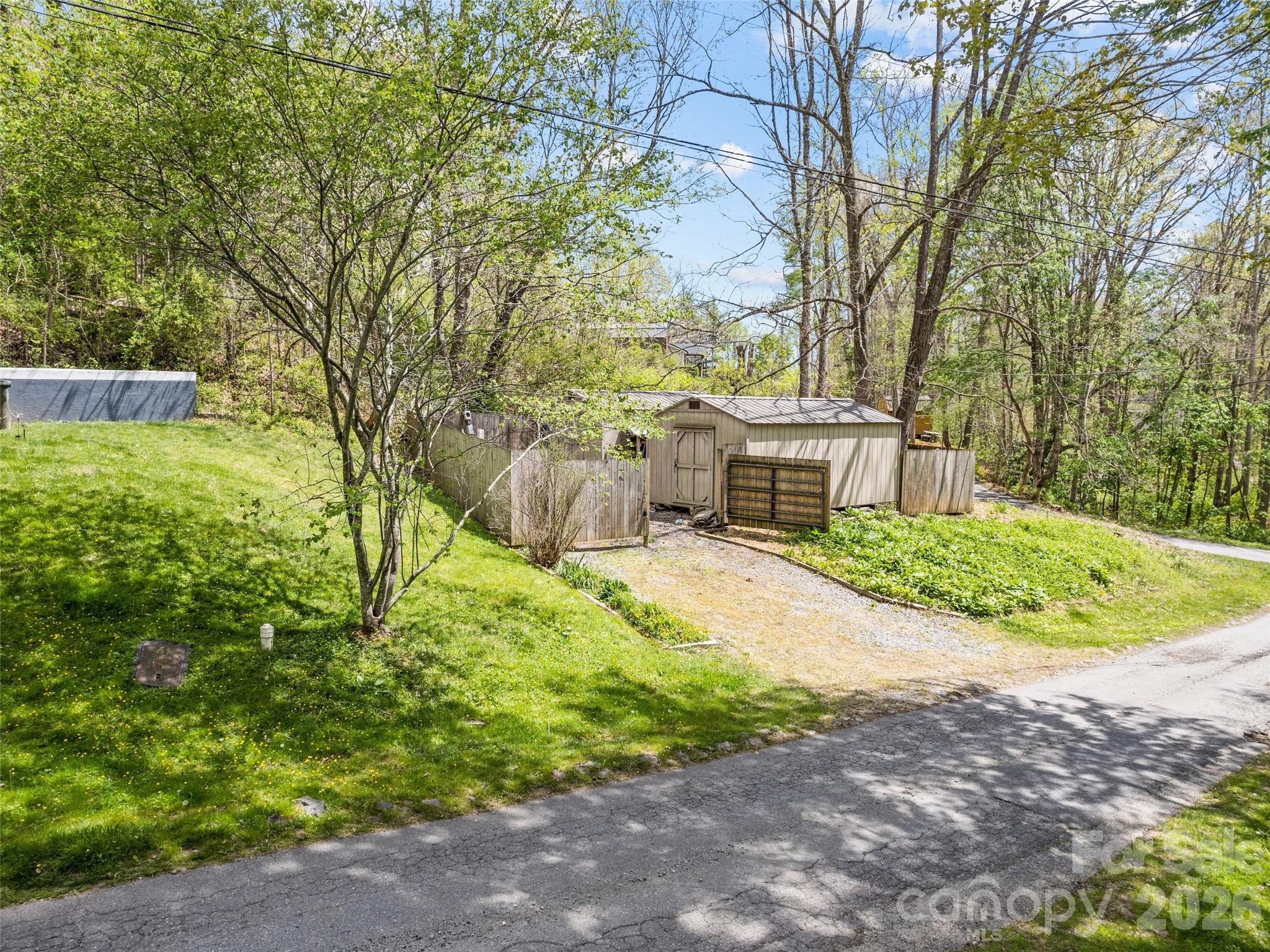 26 Lansing Road Waynesville NC 28786