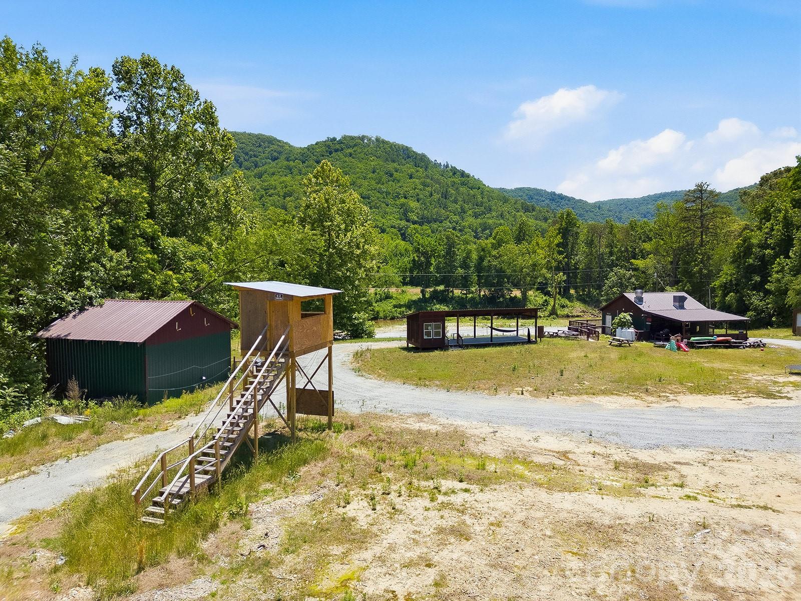 5373 Green River Cove Road Saluda NC 28773