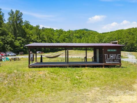 5373 Green River Cove Road Saluda NC 28773